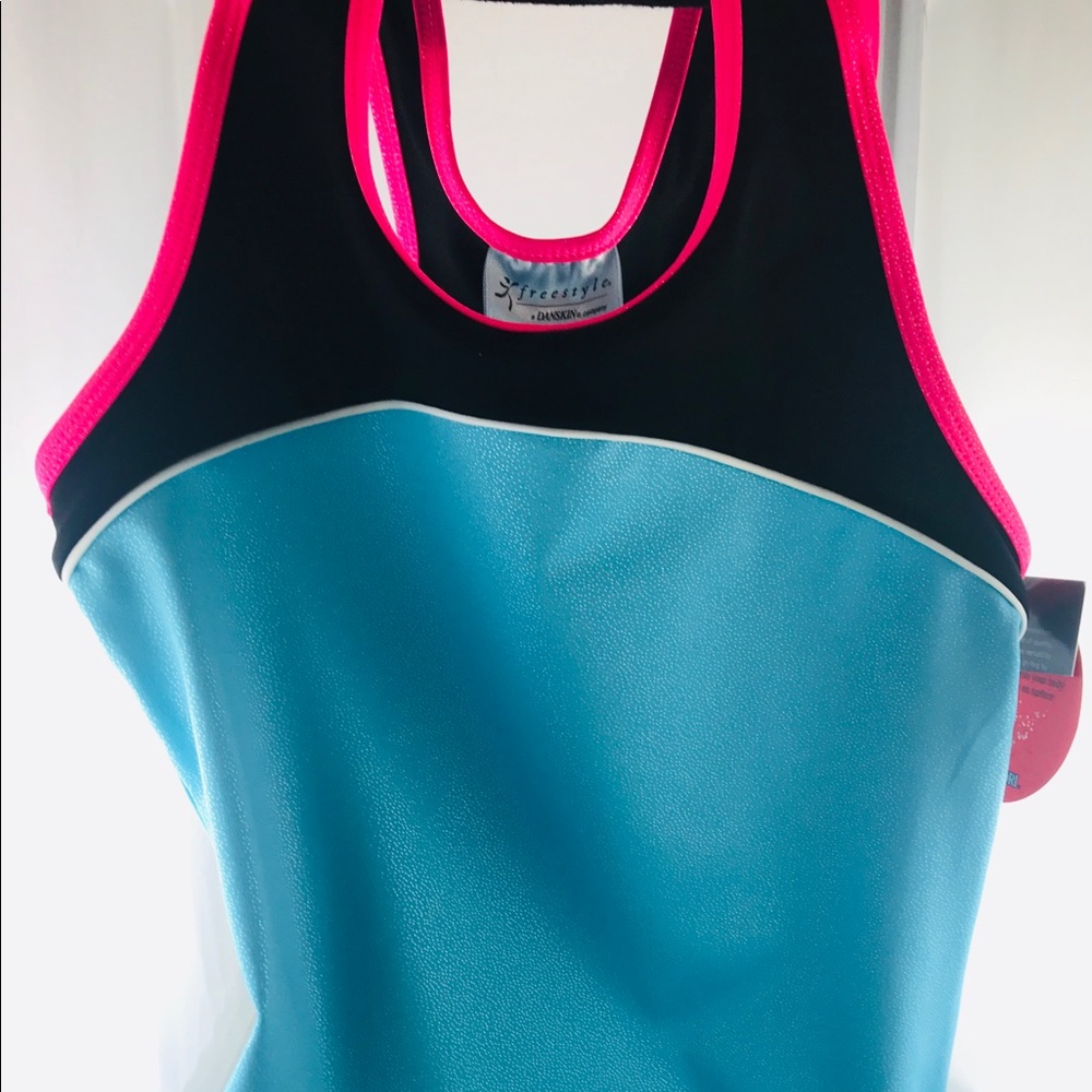 Danskin Freestyle Danskin Top 11/12 NWT Girls Gym